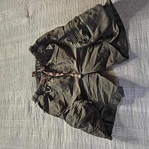 Nike ACG Men's Olive Green Cargo Shorts XS